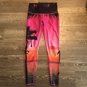 Teeki Dolphin Sunset Yoga Pants 🐬